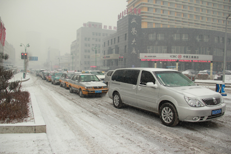 長(zhǎng)春迎來2012年第一場(chǎng)大雪