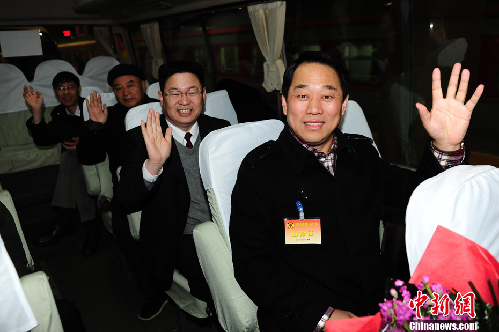 首批京外全國政協(xié)委員乘火車抵京