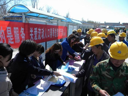 奎屯公安深入建筑工地開展法律宣傳教育活動(dòng)