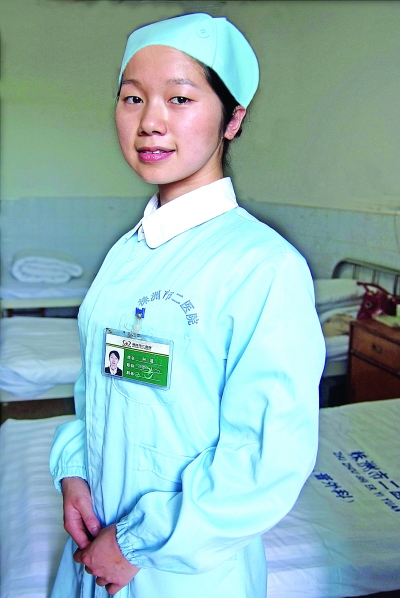“最美護(hù)士”何遙的美麗瞬間 組圖