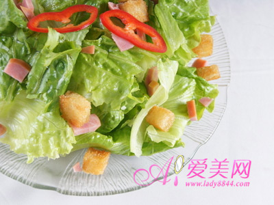 夏天吃什么對皮膚好？推薦10款養(yǎng)顏食品