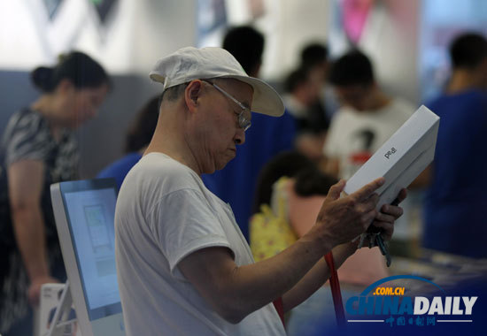 蘋果新iPad行貨內(nèi)地上市 “瘋狂排隊(duì)”場景不再