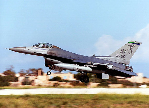美軍F-16戰(zhàn)機(jī)墜落日本北海道海域 飛行員獲救