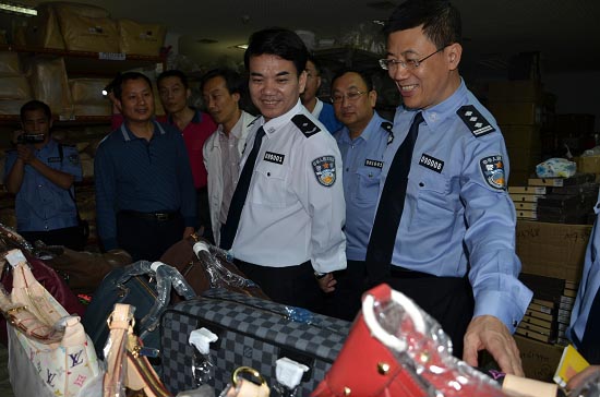 汕頭市公安部門強力打擊制假售假行為