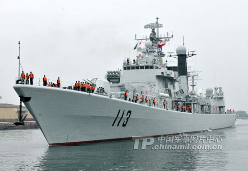 中國海軍國產(chǎn)新一代戰(zhàn)艦密集下水 快速形成戰(zhàn)力