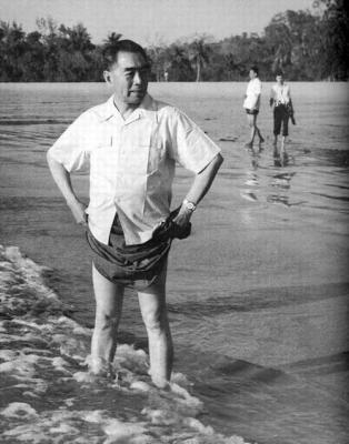 周恩來十大可愛瞬間 偉人也有萌態(tài)