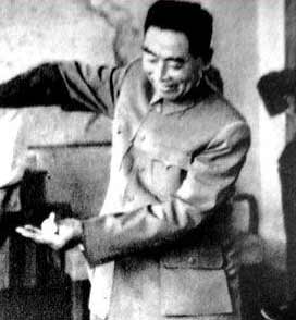 周恩來十大可愛瞬間 偉人也有萌態(tài)