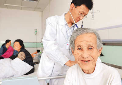 中國人均預期壽命20年增長近5歲 2020年有望達77歲