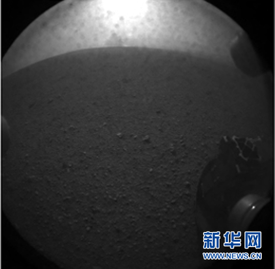 “好奇”號傳回照片斑點(diǎn)消失引猜測