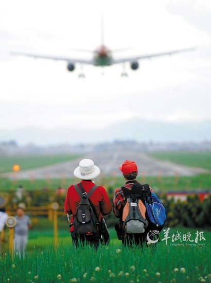 準(zhǔn)備充分高齡老人放心飛 哪些老人不宜坐飛機？