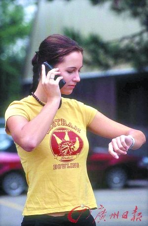 玩手機(jī)會上癮嗎？專家：和上網(wǎng)成癮本質(zhì)一樣