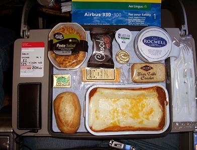 飛機(jī)餐也美味 實(shí)拍各國航空公司美味飛機(jī)餐