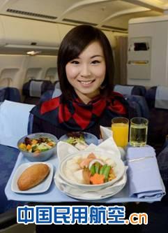 港龍航空推出秋冬時令餐膳：蟹粉、煲仔飯
