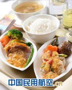 港龍航空推出秋冬時(shí)令餐膳：蟹粉、煲仔飯