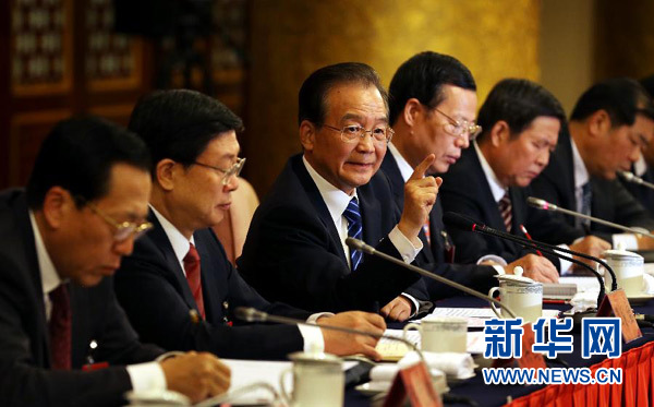 胡錦濤、溫家寶分別參加江蘇、天津代表團(tuán)討論
