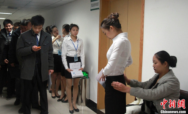 南航武漢“搶”空乘 語言要求成新門檻