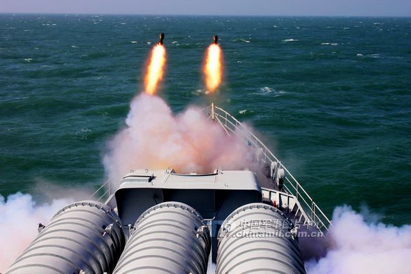 中國戰(zhàn)艦疑遭不明潛艇偵查 反潛直升機緊急起飛