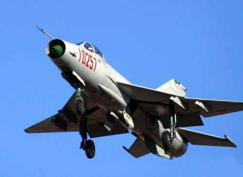 軍報(bào)評(píng)我空軍殲7墜毀：雄鷹折翅 必須承受之痛