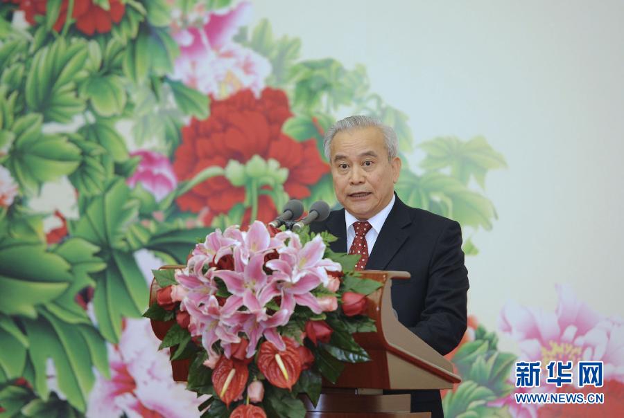 全國(guó)政協(xié)舉行新年茶話(huà)會(huì)