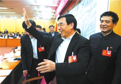 北京代市長：青年因?yàn)榉孔哟蚬夤?應(yīng)該認(rèn)真研究