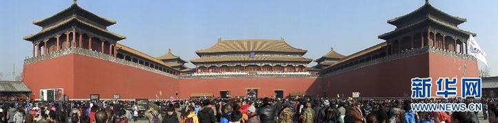 春節(jié)長假各地景區(qū)迎人潮