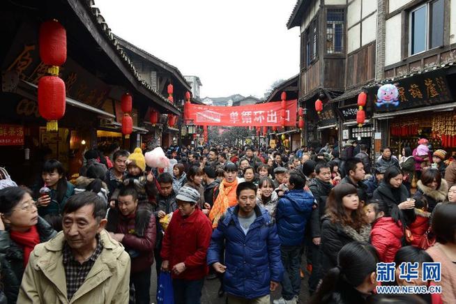春節(jié)長(zhǎng)假各地景區(qū)迎人潮