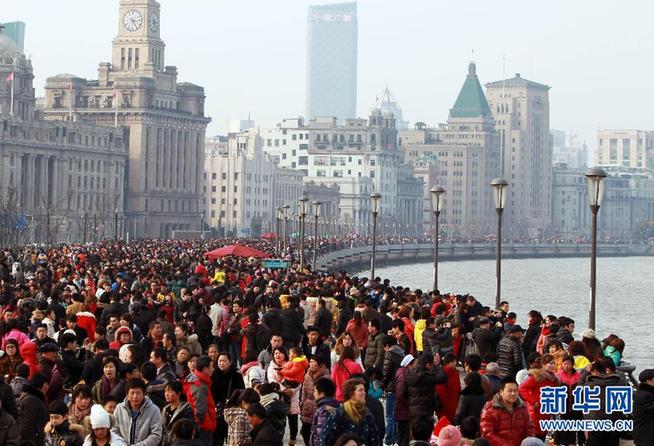 春節(jié)長假各地景區(qū)迎人潮