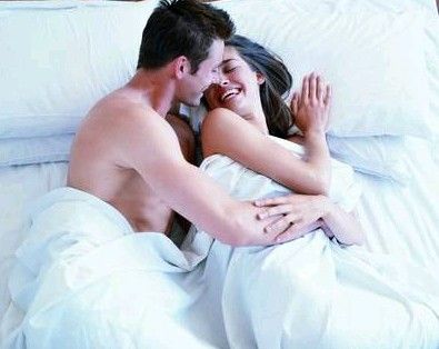 養(yǎng)生：哪種的睡姿的夫妻“最般配”？