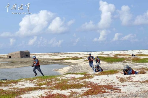 南海艦隊(duì)立體奪島：陸戰(zhàn)隊(duì)機(jī)降成功