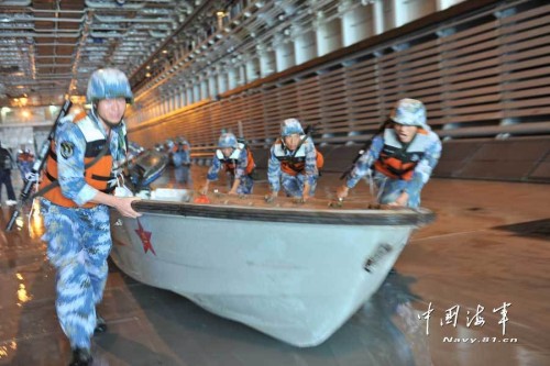 南海艦隊立體奪島：陸戰(zhàn)隊機降成功