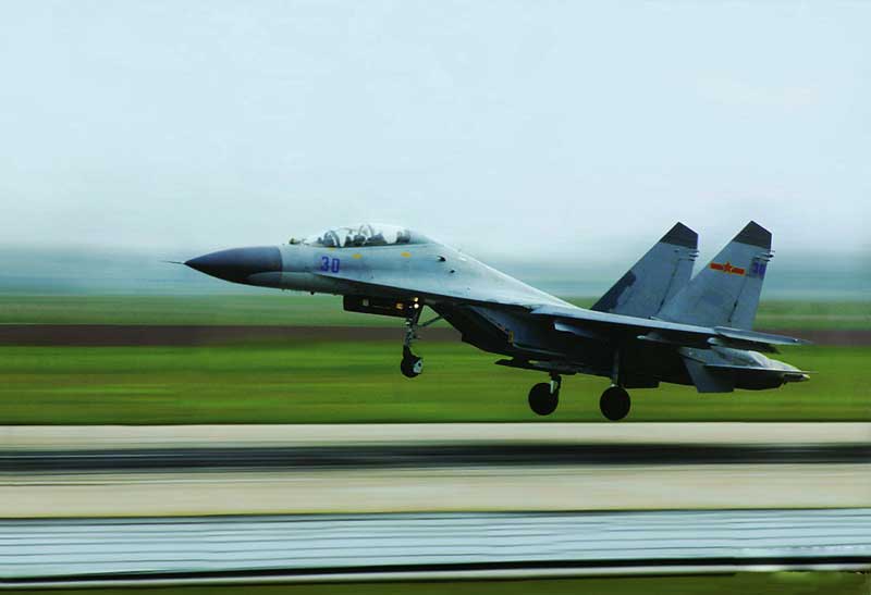 空軍戰(zhàn)機墜毀事件犧牲飛行員生前照片公布[圖]