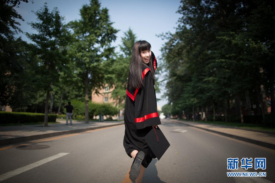 高校招生創(chuàng)新頻使“美人計”：接地氣or浮躁？
