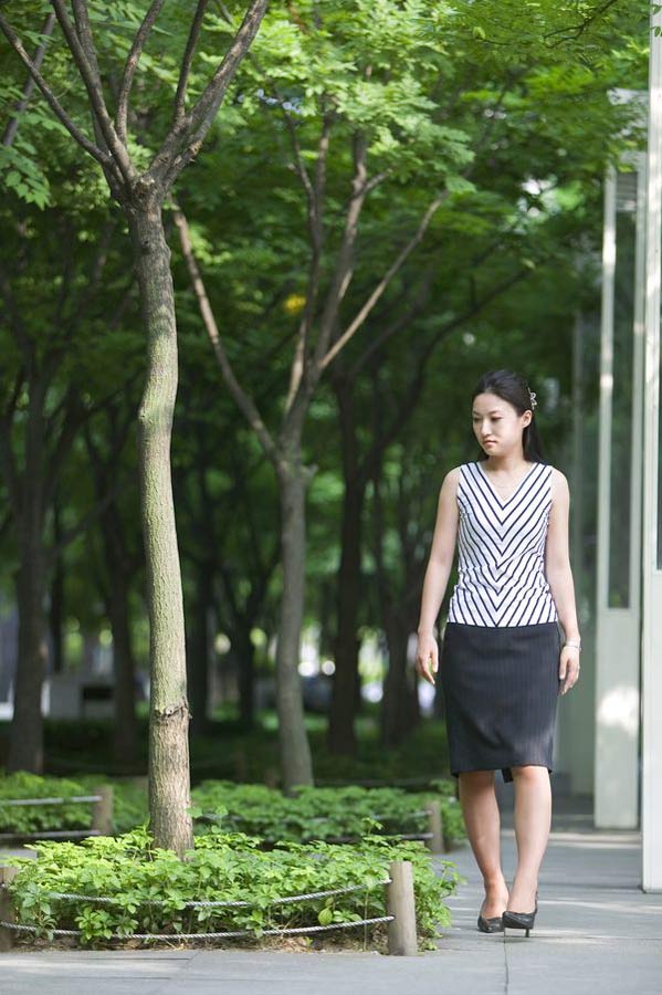 “做個(gè)健康的白領(lǐng)麗人”：職業(yè)女性辦公室生活小貼士