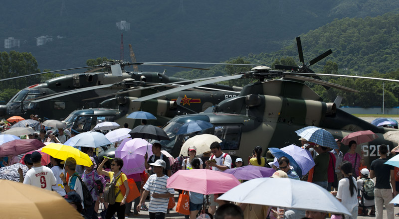 高清：駐港部隊(duì)舉行“軍營開放日”活動(dòng)