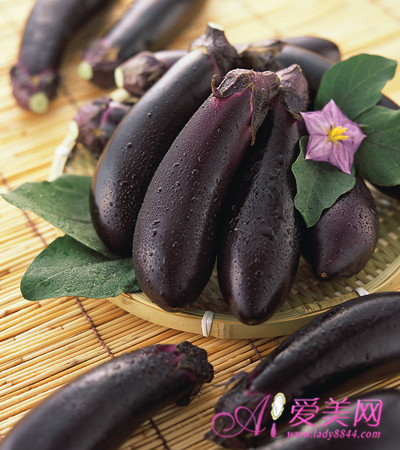 養(yǎng)生須知：茄子能抗衰老 盤(pán)點(diǎn)七大功效與作用
