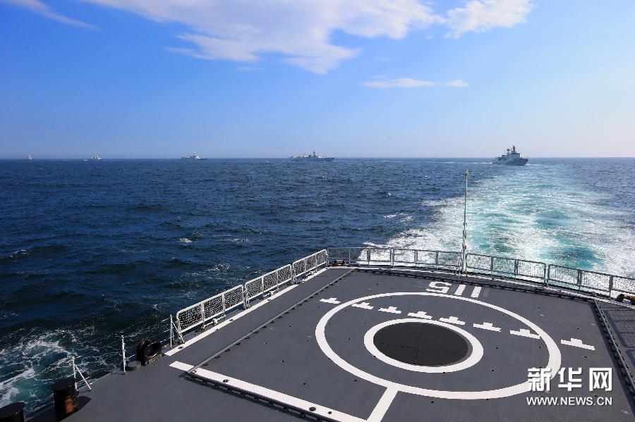氣勢逼人！中國海軍艦艇編隊在日本海練編隊運動