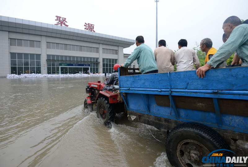 中國日報(bào)聚焦四川暴雨天氣