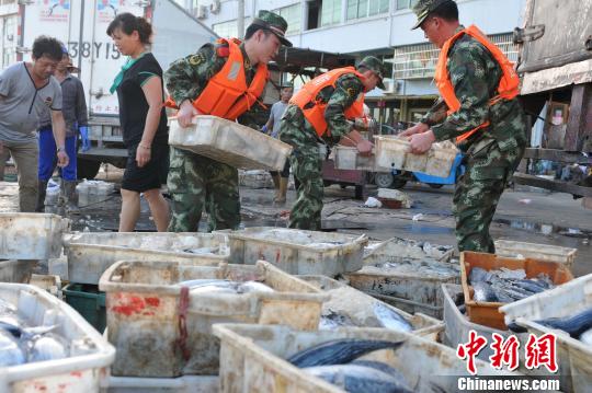 浙邊防成立150多個抗臺分隊 轉(zhuǎn)移民眾8000余人