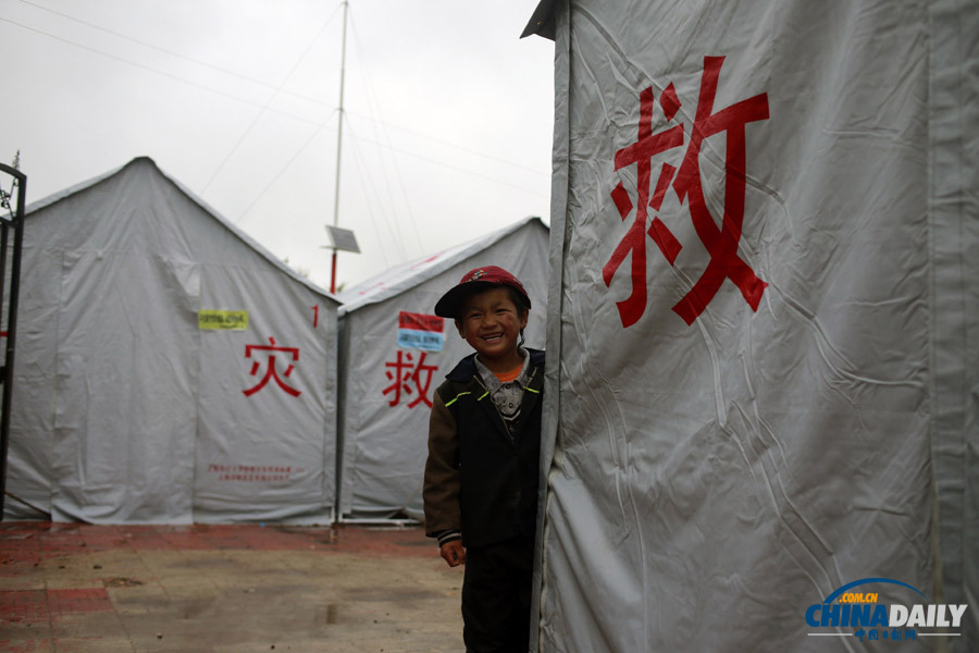 甘肅漳縣：探訪(fǎng)災(zāi)民安置點(diǎn)
