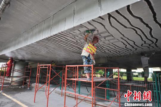 ?？诠俜交貞⒔粯蛟训?#8220;豹紋現(xiàn)象”：橋梁安全