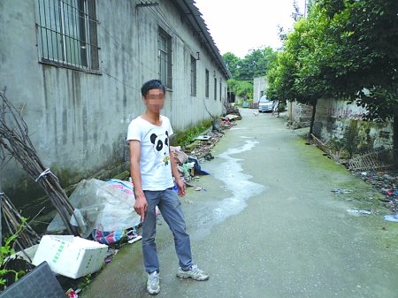 短信暴露準妻子與他人玩曖昧 心不甘與情敵互捅火拼