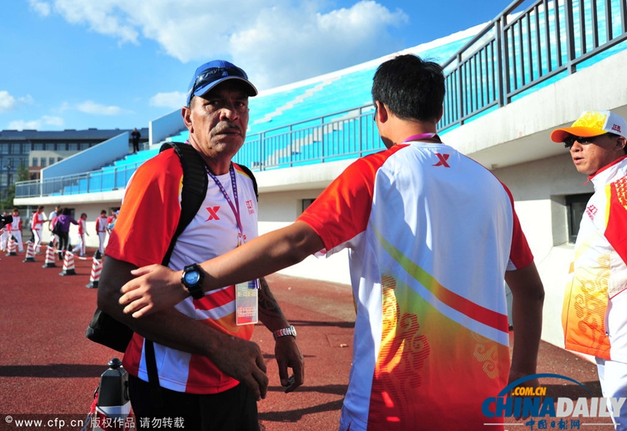 2013全運(yùn)會女子橄欖球決賽：江蘇外籍教練場邊大打出手