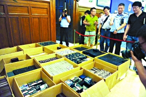 北京警方查扣3600多件偷拍器材 大量設(shè)備被外國(guó)人買走