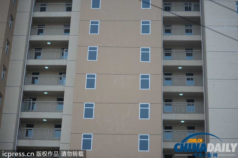 青島一經(jīng)適房小區(qū)墻體上畫假窗 遭網(wǎng)友調(diào)侃“神筆馬良”