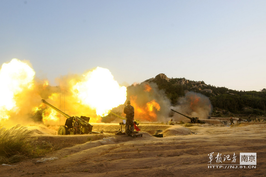 敵艦怎敢靠近：解放軍海防大炮開(kāi)火真兇猛
