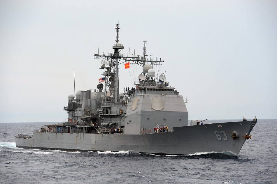 美海軍航母編隊在中國南海訓練演習