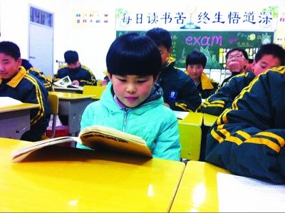 9歲小女孩跳級(jí)讀初一 自稱被“拔”苗助長(zhǎng)(圖)