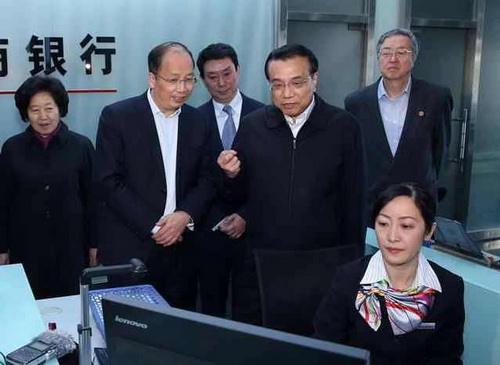 李克強：金融創(chuàng)新圍著實體轉(zhuǎn)才能雙贏