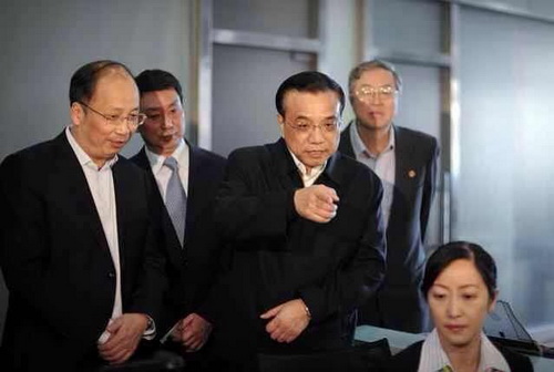 李克強：金融創(chuàng)新圍著實體轉(zhuǎn)才能雙贏
