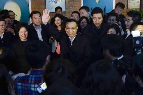 李克強(qiáng)：你們的創(chuàng)業(yè)平臺(tái)散發(fā)著咖啡香味